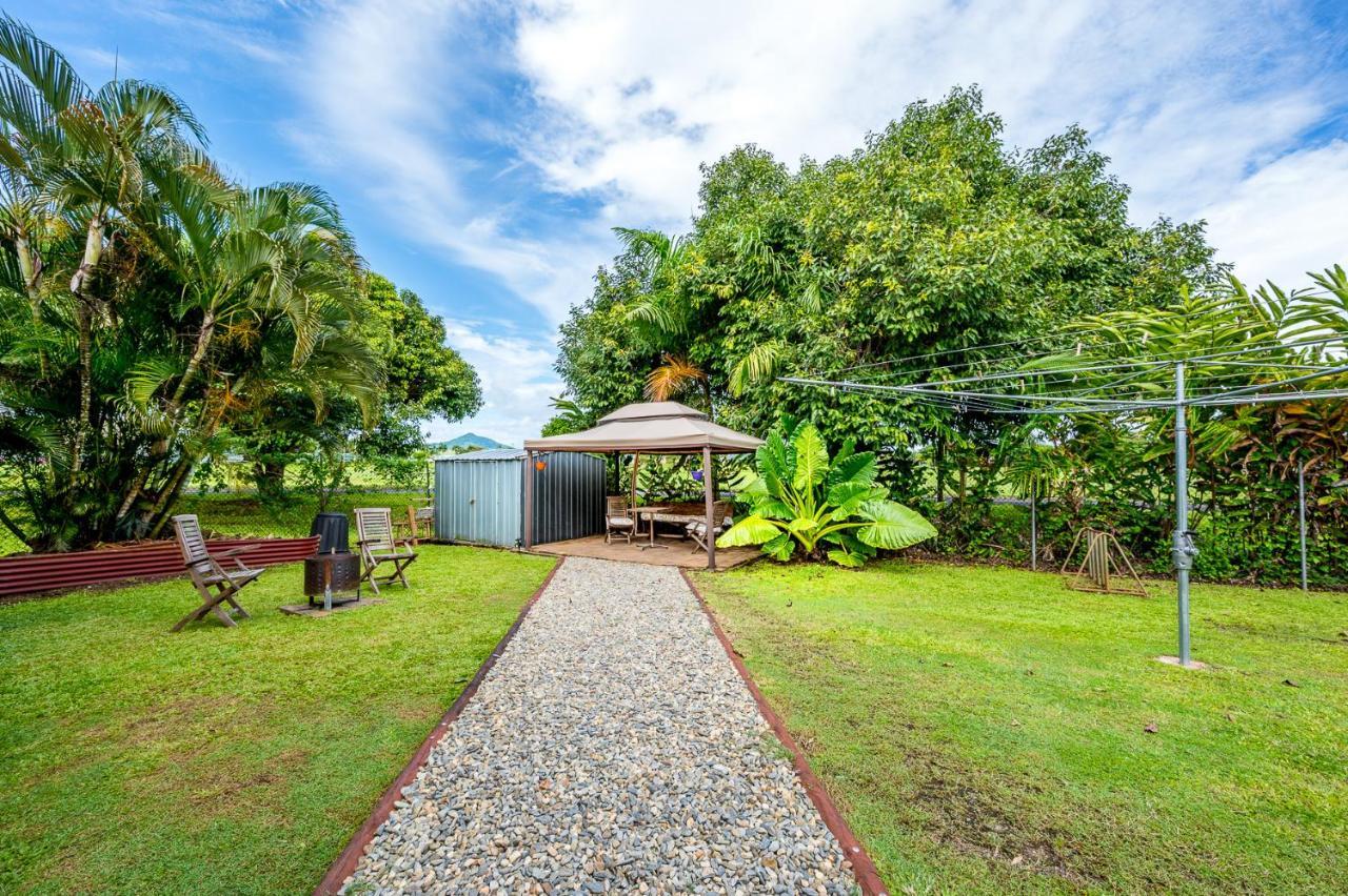 Tropical Lodge Innisfail Exteriör bild